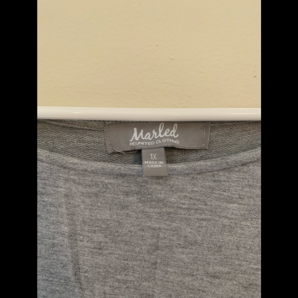 Plus size bow sleeve top - Picture 5 of 5